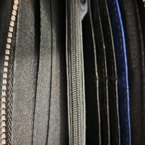 Reaction By Kenneth Cole Black Leather Wallet - Picture 10 of 10